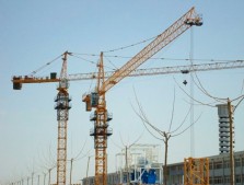 Башенный кран QTZ200